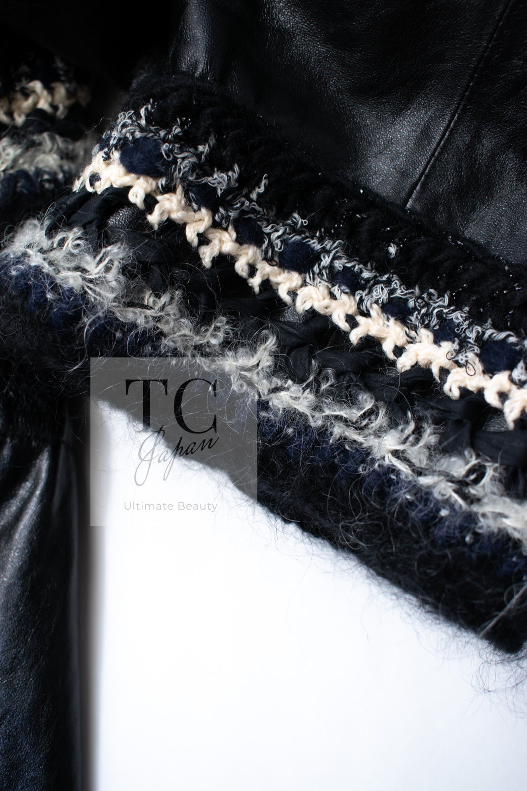 シャネル コート CHANEL 13B ブラック レザー トリム ラム ブレイド