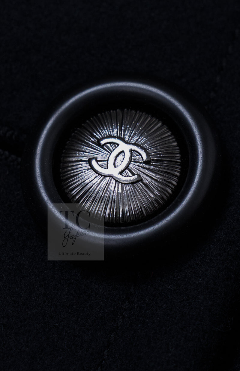 CHANEL 17B Black Dark Navy Wool CC Logo Button Double Coat 38 40 シャネル ブラック ダーク ネイビー ウール CC ロゴボタン ダブル コート 即発