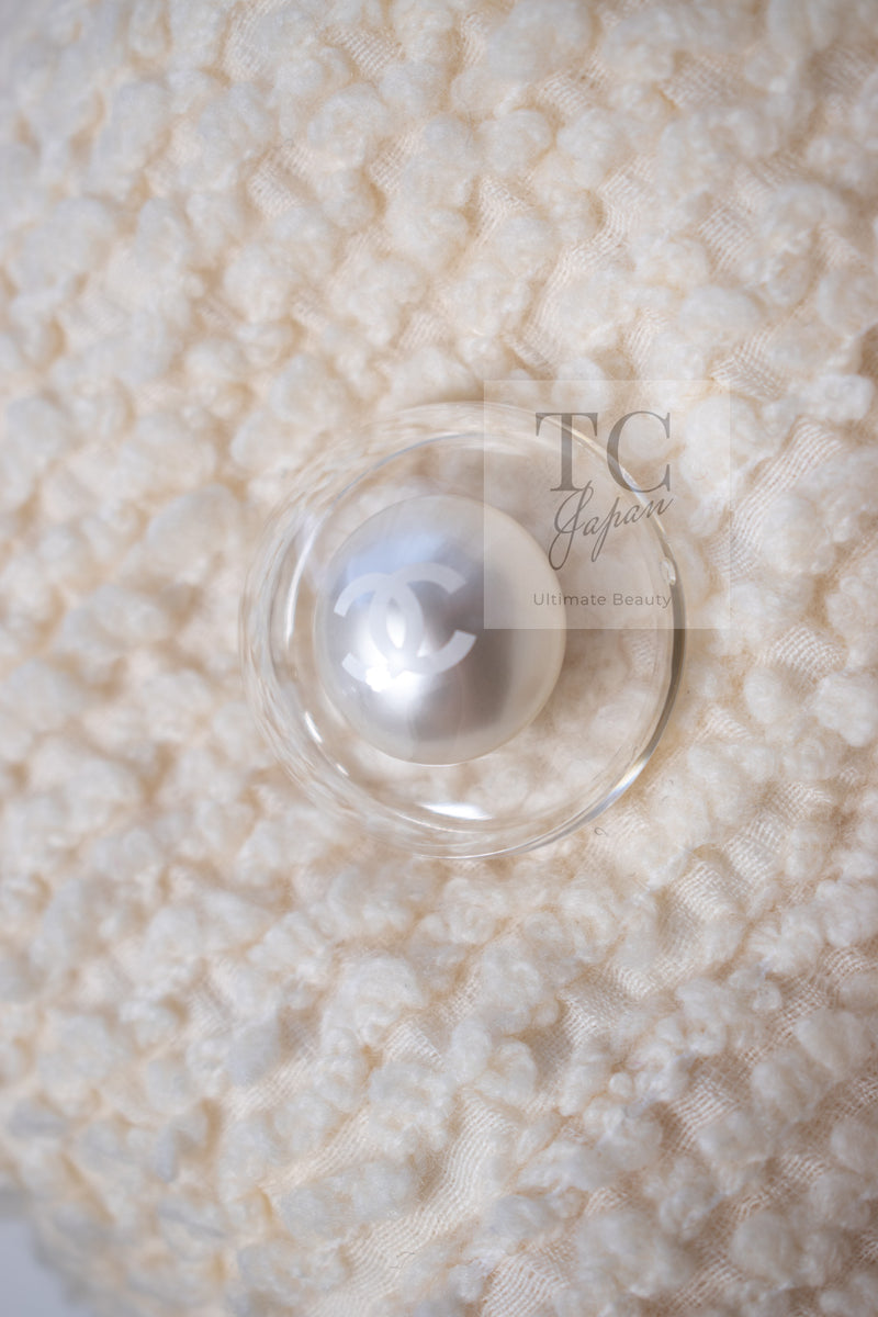 CHANEL 17A Ivory CC Big Buttons Double Wool Tweed Coat 38 シャネル アイボリー CC ロゴ ビッグ ボタン ダブル ウール ツイード コート 即発