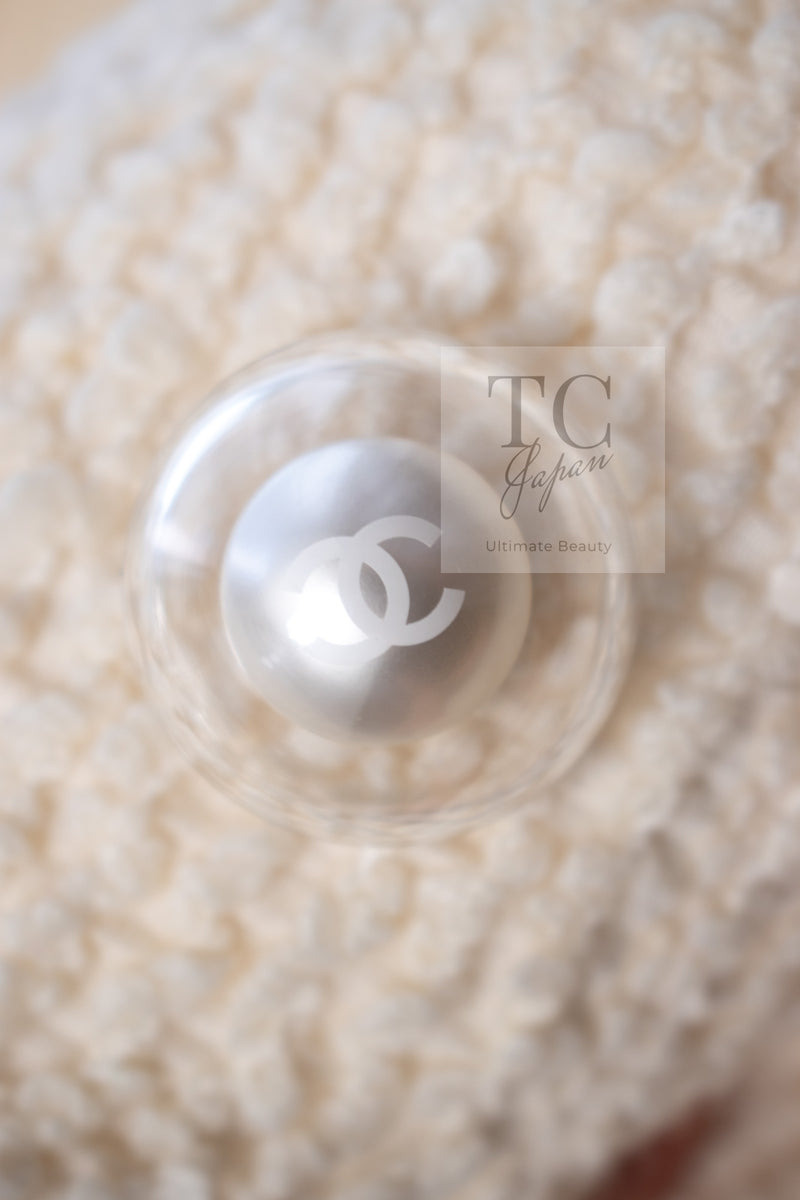 CHANEL 17A Ivory CC Big Buttons Double Wool Tweed Coat 38 シャネル アイボリー CC ロゴ ビッグ ボタン ダブル ウール ツイード コート 即発