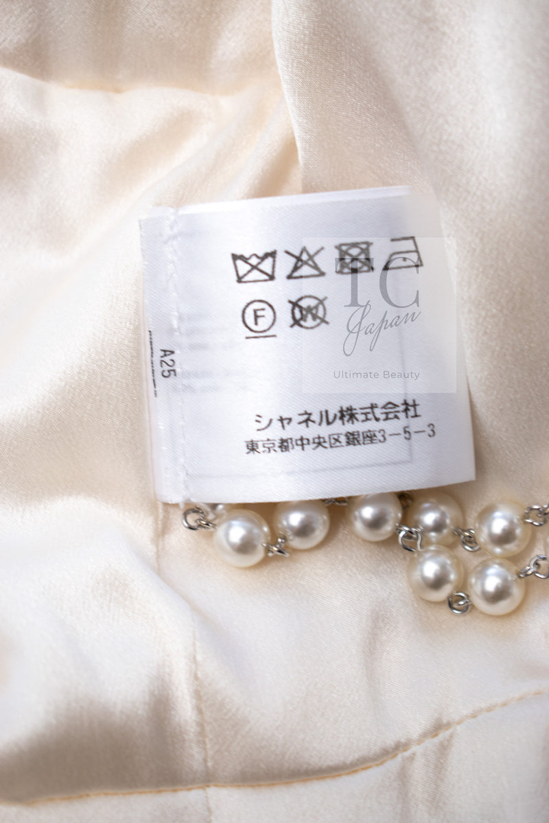 CHANEL 17A Ivory CC Big Buttons Double Wool Tweed Coat 38 シャネル アイボリー CC ロゴ ビッグ ボタン ダブル ウール ツイード コート 即発