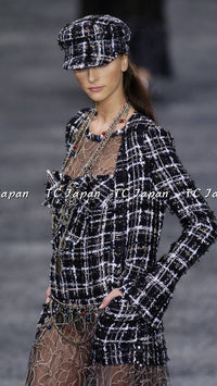 CHANEL 04A Navy Ivory Beige Sequin Tweed Jacket Coat 38 | HK