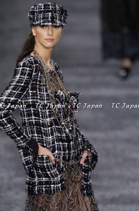 CHANEL 04A Navy Ivory Beige Sequin Tweed Jacket Coat 38 | HK