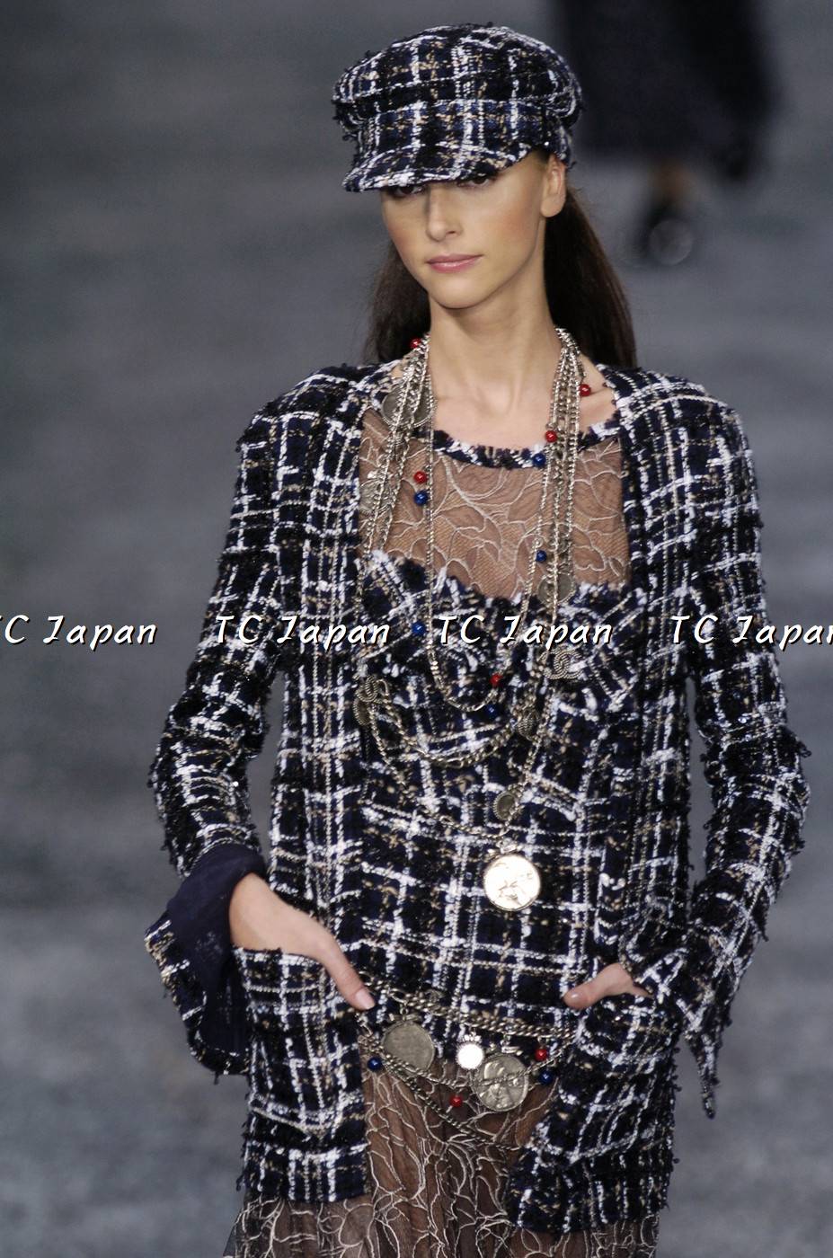 CHANEL 04A Navy Ivory Beige Sequin Tweed Jacket Coat 38 | HK