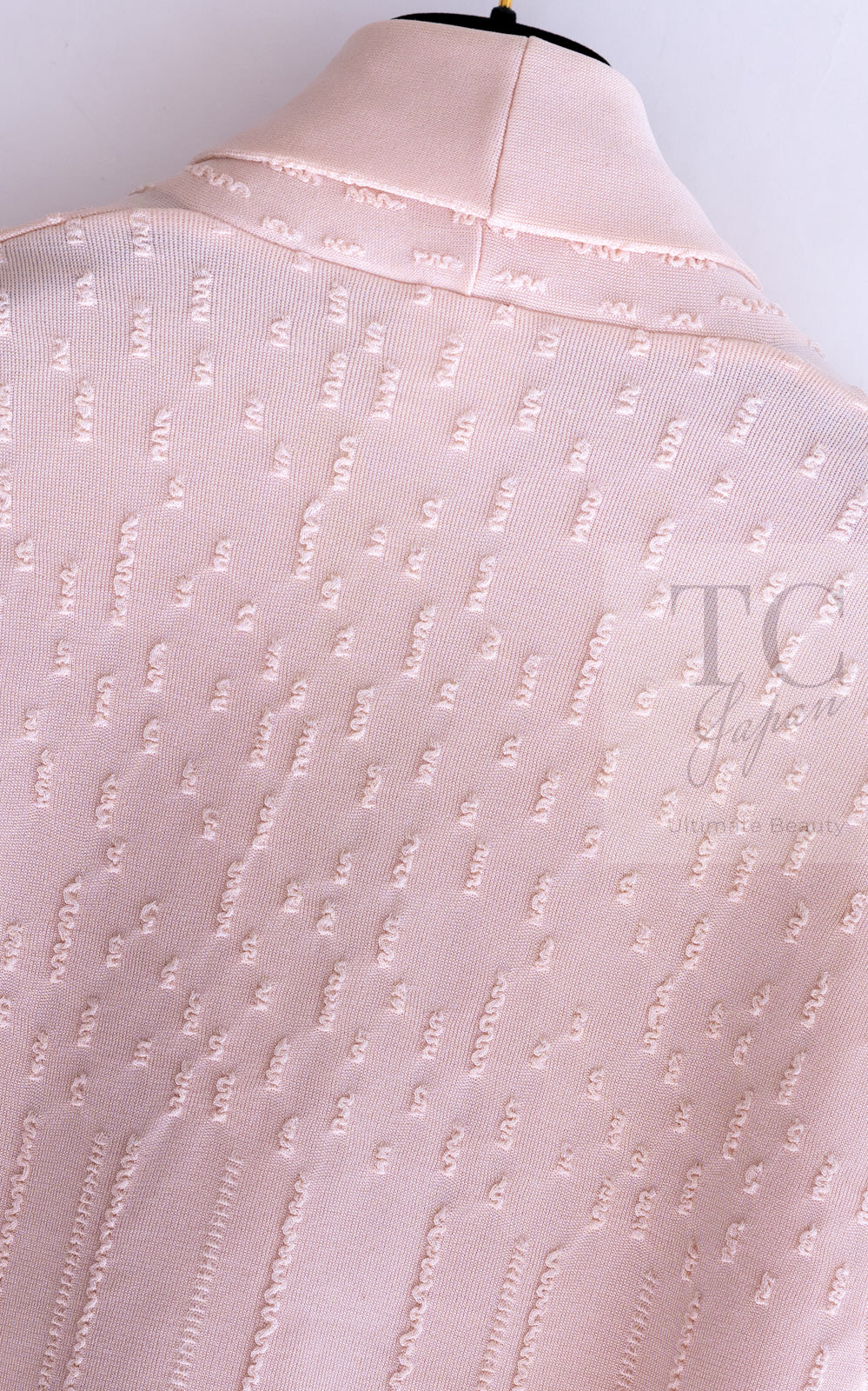CHANEL パールボタンカーディガン　薄いピンク　着用感あり 美品シャネル☆12PカーディガンピンクCCマーク入ボタンサイズ42 美品