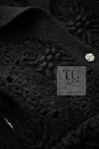 CHANEL 22C black cashmere women's cardigan / シャネル レディース ブラック カシミヤ カーディガン