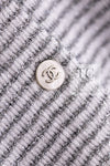 CHANEL 24 COCO Beach White Silver CC Logo Buttons Knit Cardigan 34 シャネル ココビーチ ホワイト シルバー ココ マーク ボタン ニット カーディガン 即発