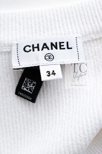 CHANEL 24 COCO Beach White Silver CC Logo Buttons Knit Cardigan 34 シャネル ココビーチ ホワイト シルバー ココ マーク ボタン ニット カーディガン 即発