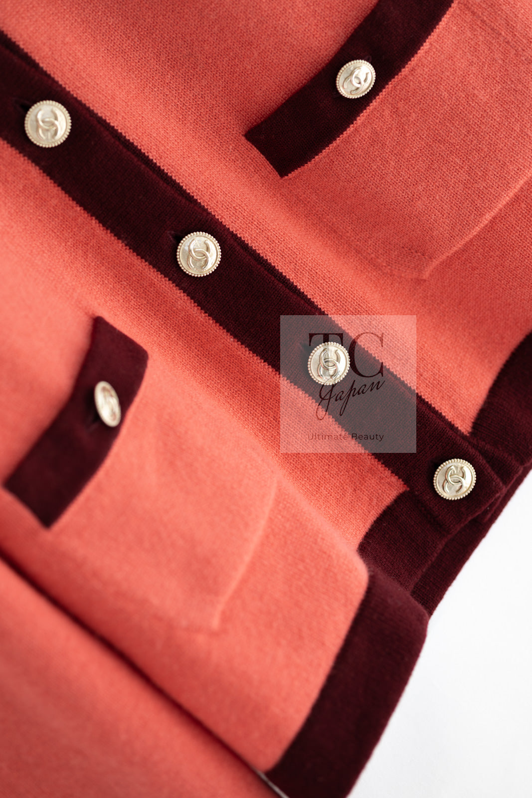 CHANEL カシミヤ100% バイカラー ココマークボタン アンサンブル CHANEL カシミヤ100% バイカラー ココマークボタン アンサンブル
