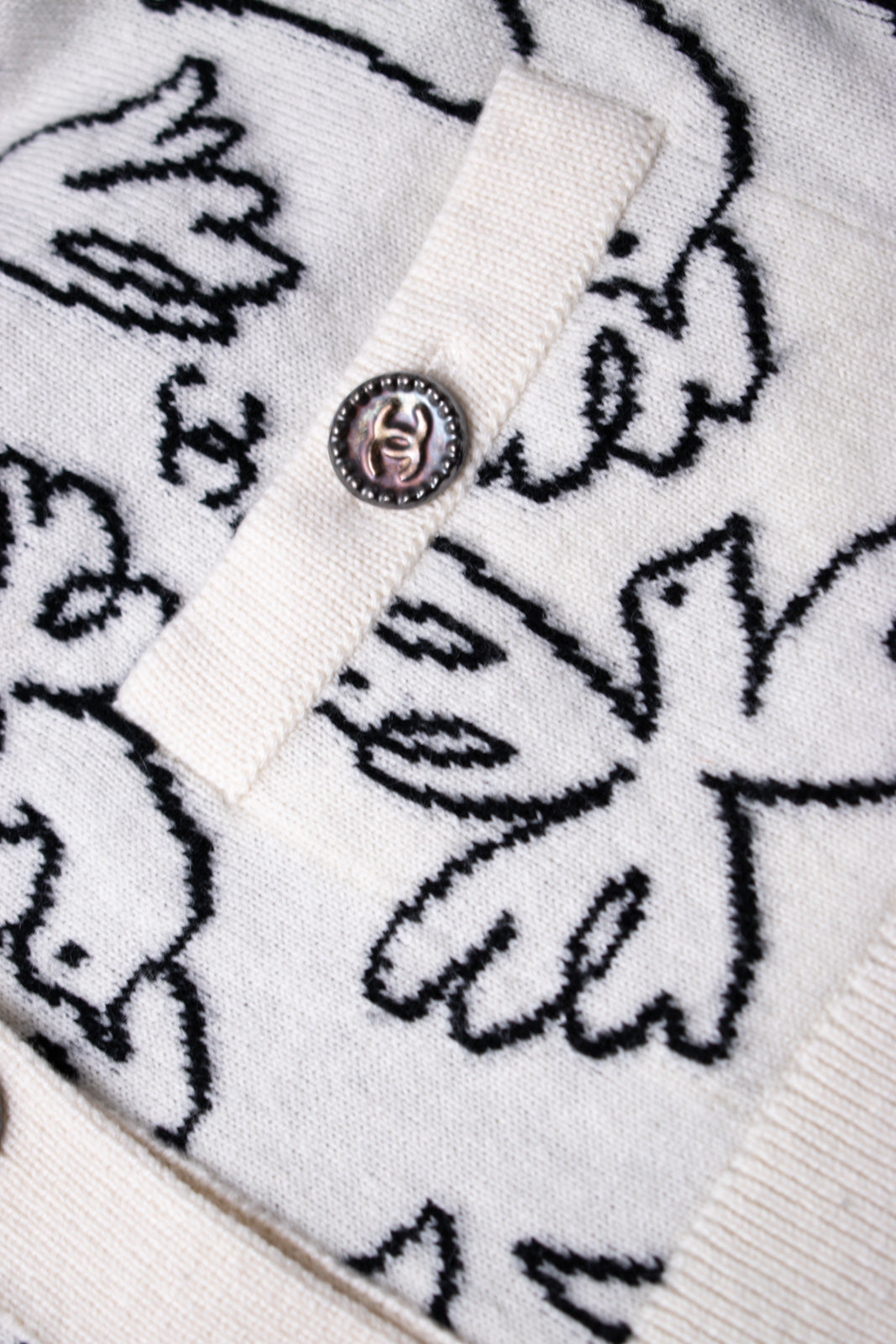 CHANEL 22C White Black Bird Pattern Cashmere Knit Cardigan 36 シャネル ホワイト ブラック トリ柄 カシミヤ ニット カーディガン 即発