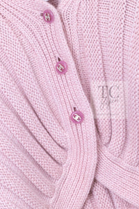 CHANEL 09A Pink Cashmere Dolman Sleeve CC Logo Buttons Knit Cardigan 40 42 44 シャネル ピンク カシミヤ ドルマンスリーブ ココボタン ニット カーディガン 即発