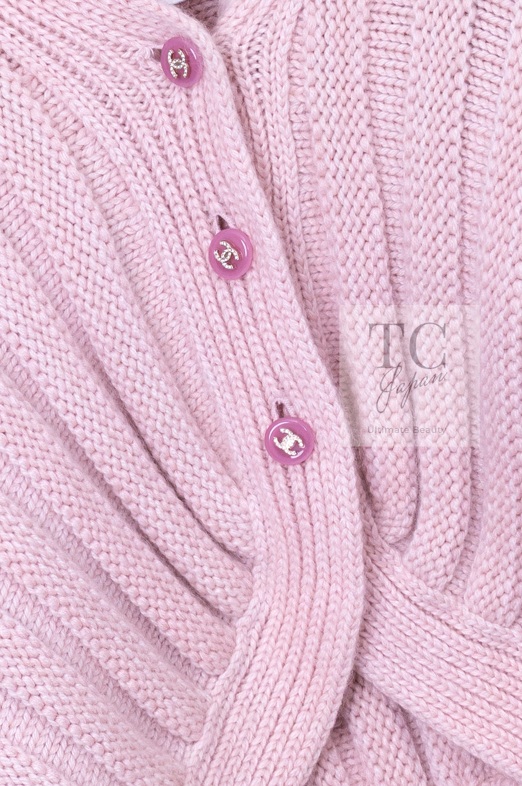 CHANEL 09A Pink Cashmere Dolman Sleeve CC Logo Buttons Knit Cardigan 40 42 44 シャネル ピンク カシミヤ ドルマンスリーブ ココボタン ニット カーディガン 即発
