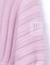 CHANEL 09A Pink Cashmere Dolman Sleeve CC Logo Buttons Knit Cardigan 40 42 44 シャネル ピンク カシミヤ ドルマンスリーブ ココボタン ニット カーディガン 即発