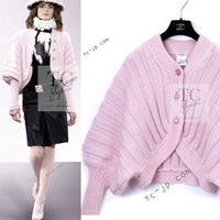 CHANEL 09A Pink Cashmere Dolman Sleeve CC Logo Buttons Knit Cardigan 40 42 44 シャネル ピンク カシミヤ ドルマンスリーブ ココボタン ニット カーディガン 即発