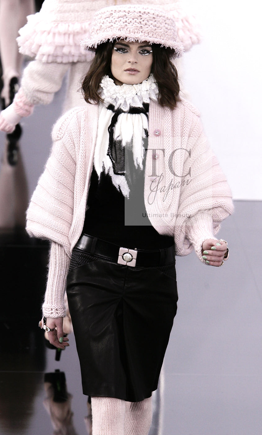 CHANEL 09A Pink Cashmere Dolman Sleeve CC Logo Buttons Knit Cardigan 40 42 44 シャネル ピンク カシミヤ ドルマンスリーブ ココボタン ニット カーディガン 即発