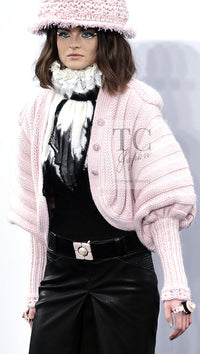 CHANEL 09A Pink Cashmere Dolman Sleeve CC Logo Buttons Knit Cardigan 40 42 44 シャネル ピンク カシミヤ ドルマンスリーブ ココボタン ニット カーディガン 即発