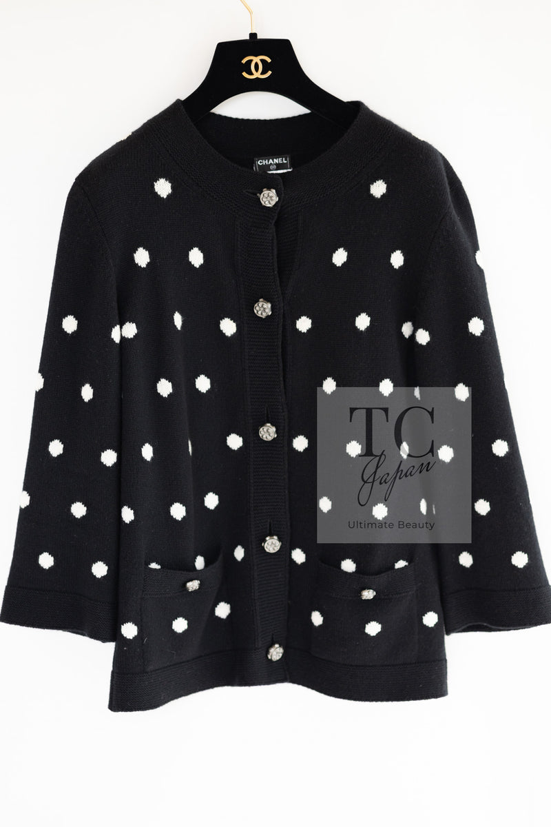 CHANEL 08A Black Dot Logo Cashmere Knit Cardigan 40 シャネル ブラック ドット ロゴ カシミヤ ニット カーディガン 即発