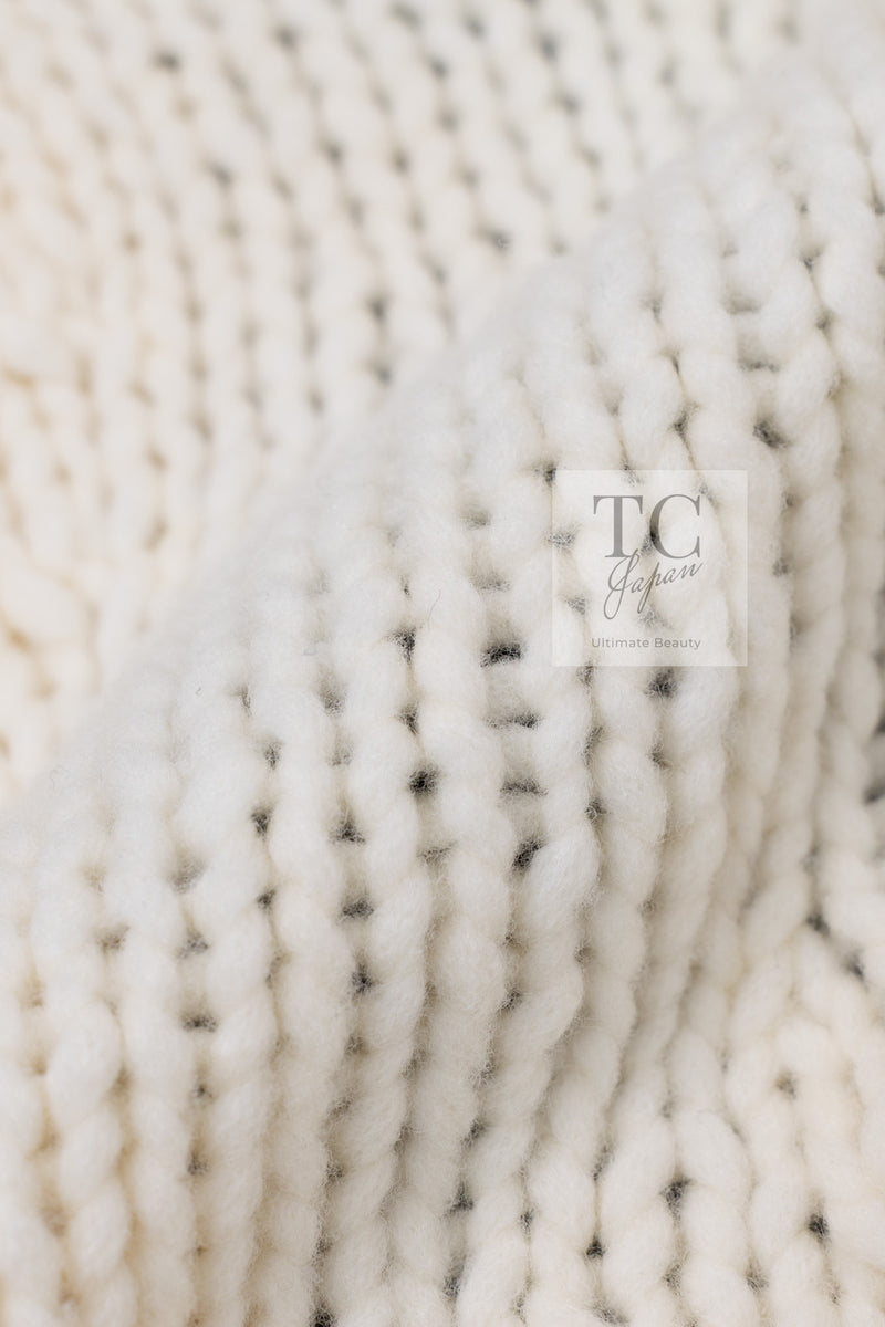 CHANEL 03A Ivory Creme Black Frill Wool Knit Cardigan 38 シャネル アイボリー クリーム ブラック フリル ウール ニット カーディガン 即発