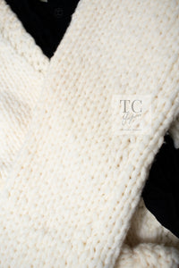 CHANEL 03A Ivory Creme Black Frill Wool Knit Cardigan 38 シャネル アイボリー クリーム ブラック フリル ウール ニット カーディガン 即発