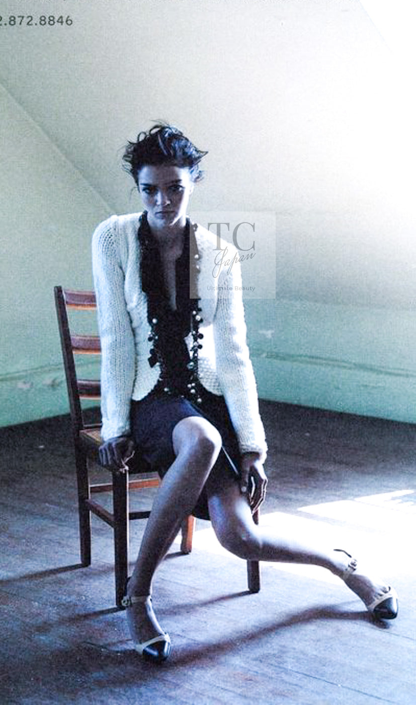 CHANEL 03A Ivory Creme Black Frill Wool Knit Cardigan 38 シャネル アイボリー クリーム ブラック フリル ウール ニット カーディガン 即発