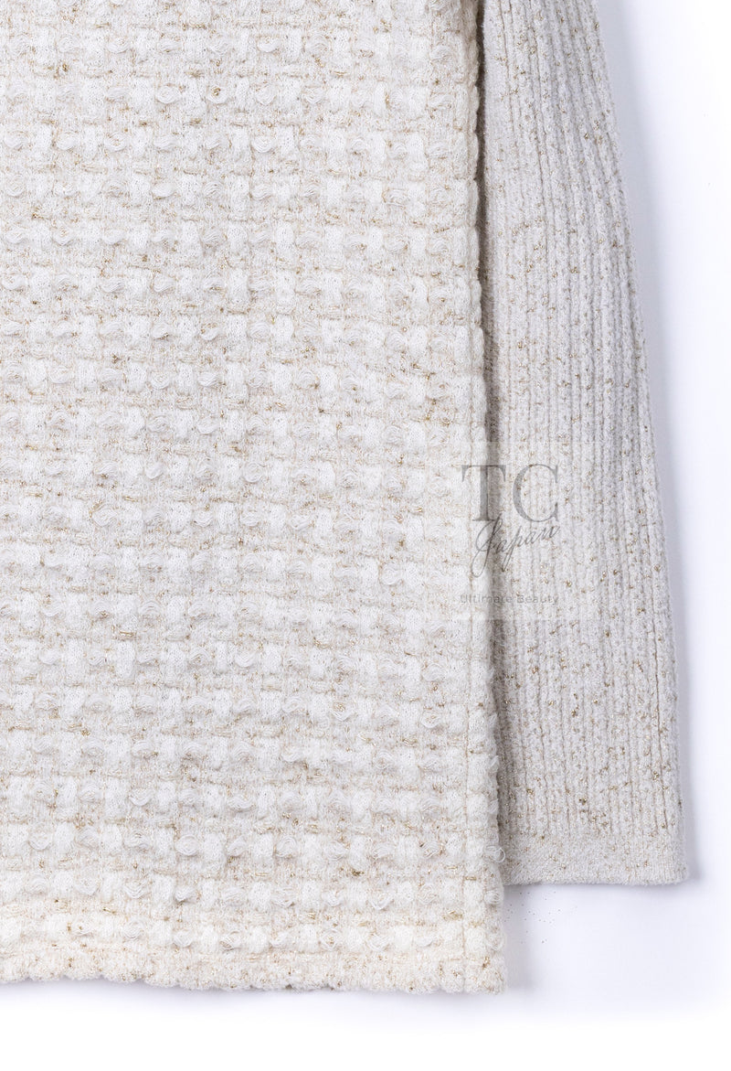 CHANEL 17PF Ivory Gold Metallic Super Soft Stretched Knit Cardigan Lion CC Button 38 シャネル アイボリー ゴールド ふわふわ ニット ストレッチ カーディガン ライオン CC ボタン 即発