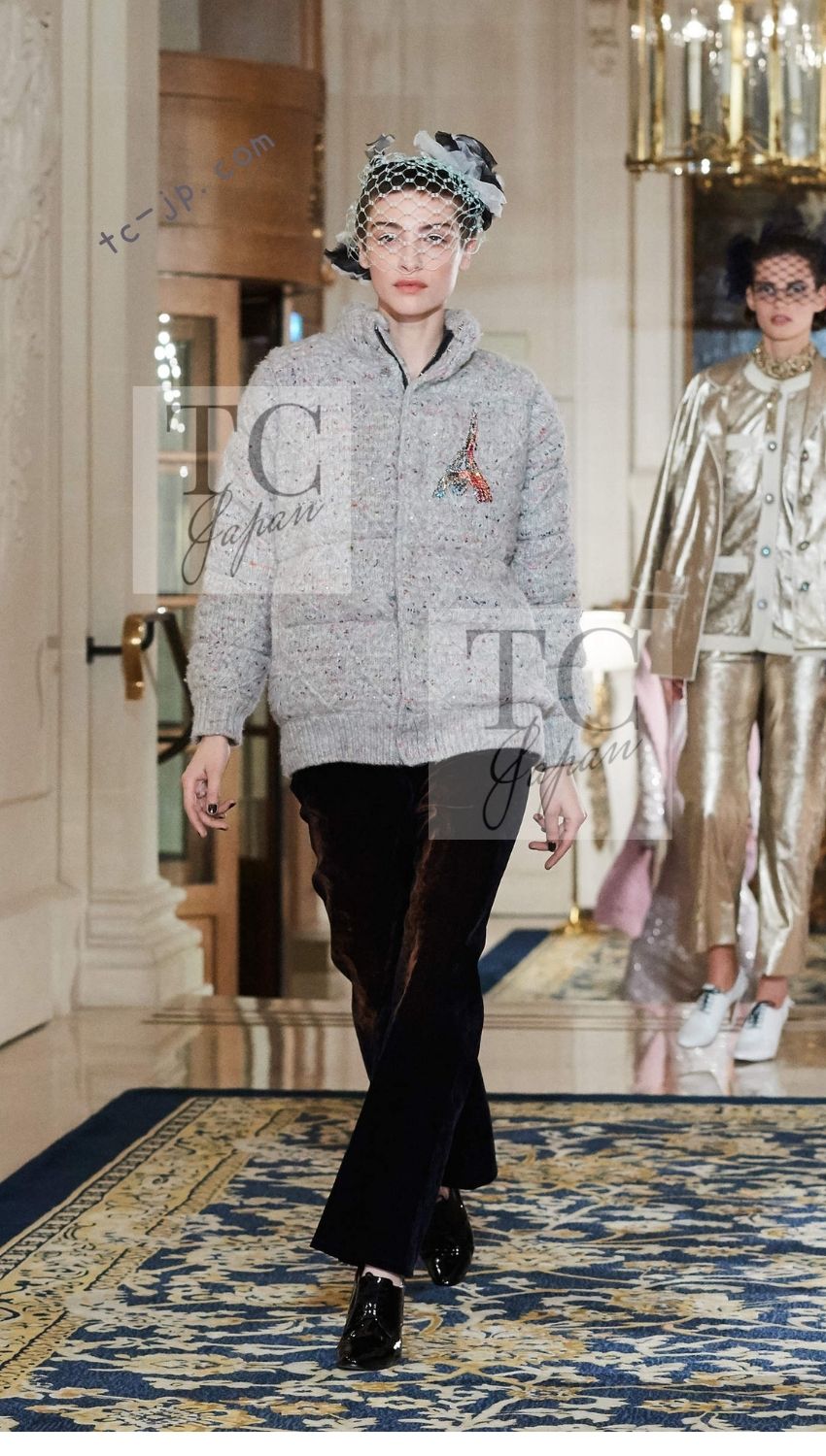 CHANEL 17PF Gray Multi Rhinestone Wool Alpaca Zip up Blouson Jumper Jacket 36 38 シャネル グレー マルチ ビジュー ラインストーン ウール アルパカ ジッパー ブルゾン ジャンパー ジャケット 即発 - TC JAPAN