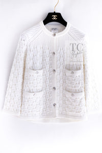 CHANEL 14S White Ivory Silver CC Logo Buttons Knit Cardigan 36 シャネル ホワイト アイボリー シルバー CC ロゴ ココ ボタン ニット カーディガン 即発