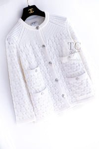 CHANEL 14S White Ivory Silver CC Logo Buttons Knit Cardigan 36 シャネル ホワイト アイボリー シルバー CC ロゴ ココ ボタン ニット カーディガン 即発