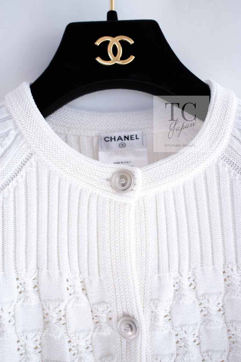 CHANEL 14S White Ivory Silver CC Logo Buttons Knit Cardigan 36 シャネル ホワイト アイボリー シルバー CC ロゴ ココ ボタン ニット カーディガン 即発