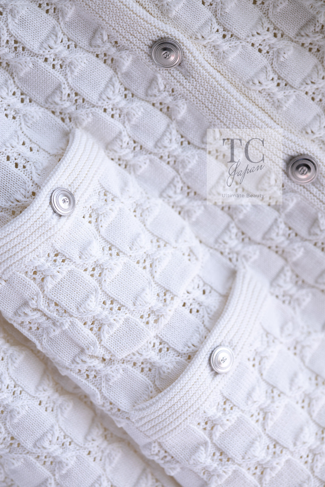 CHANEL 14S White Ivory Silver CC Logo Buttons Knit Cardigan 36 シャネル ホワイト アイボリー シルバー CC ロゴ ココ ボタン ニット カーディガン 即発