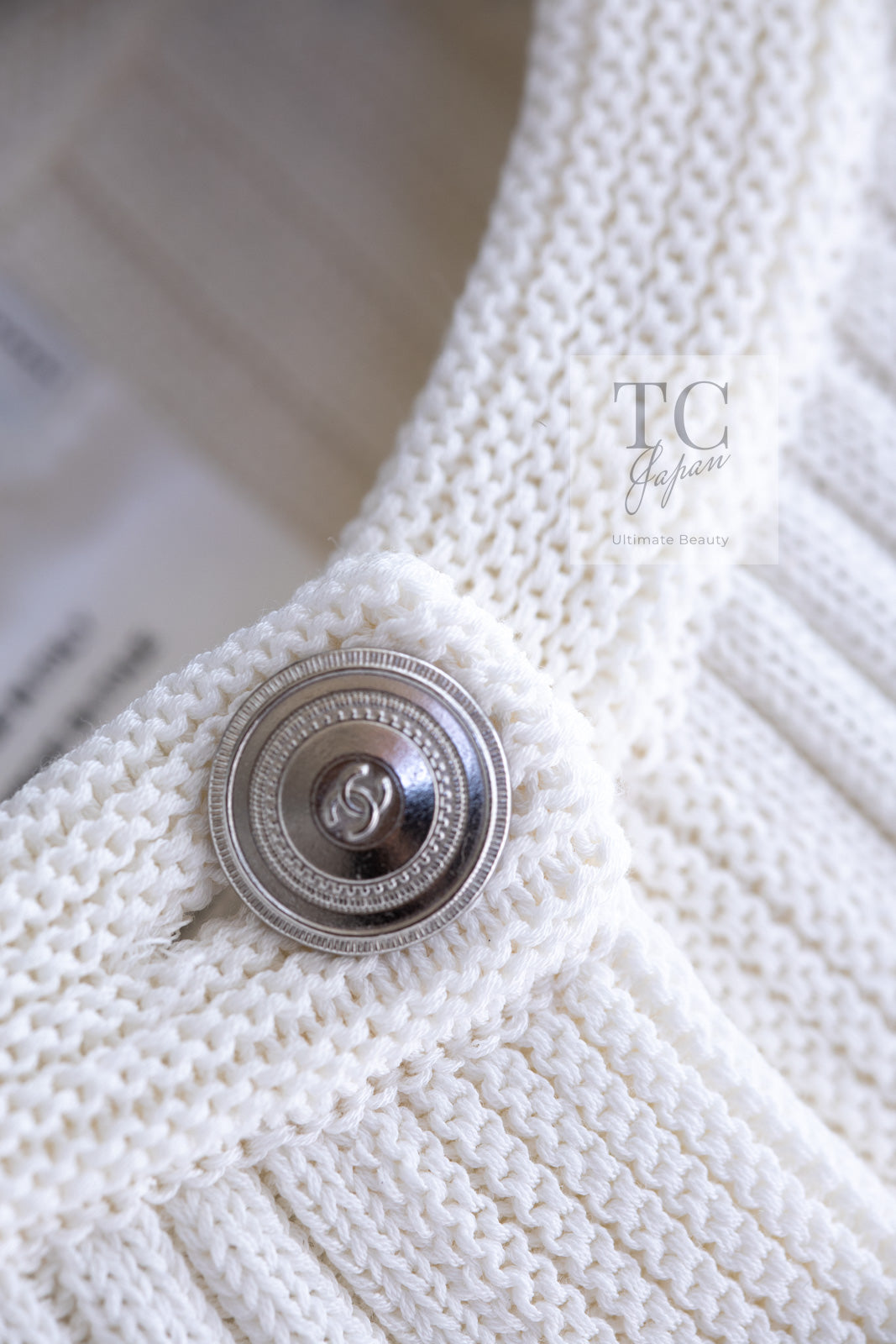 CHANEL 14S White Ivory Silver CC Logo Buttons Knit Cardigan 36 シャネル ホワイト アイボリー シルバー CC ロゴ ココ ボタン ニット カーディガン 即発