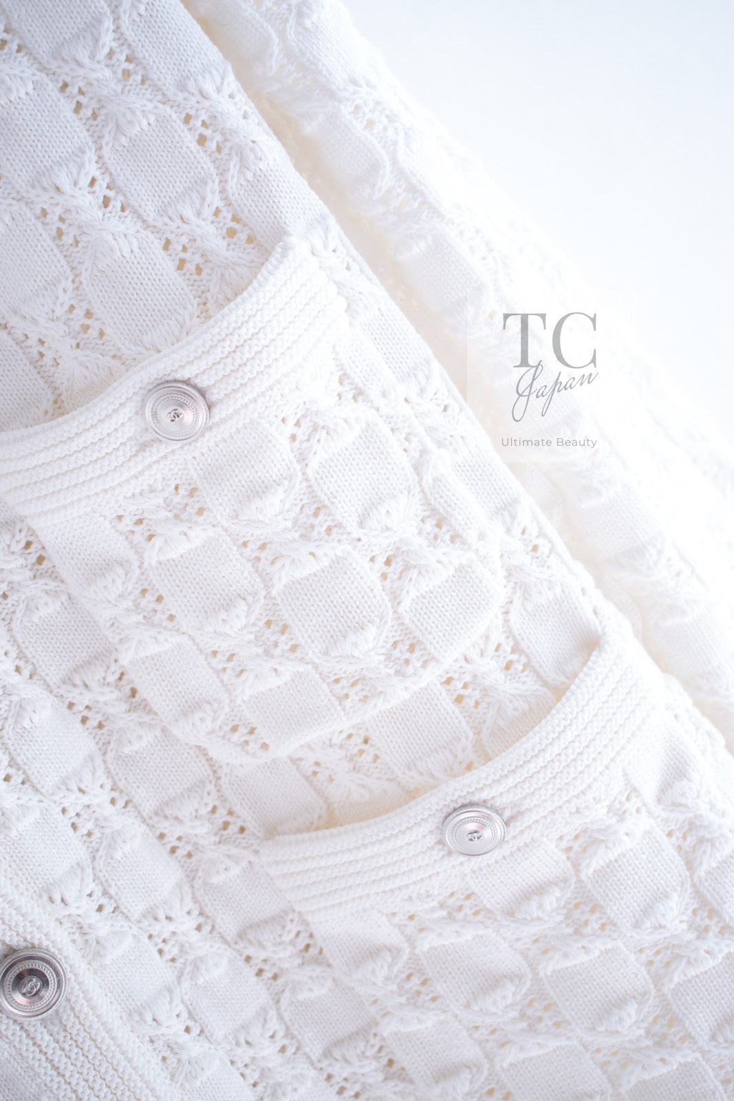 CHANEL 14S White Ivory Silver CC Logo Buttons Knit Cardigan 36 シャネル ホワイト アイボリー シルバー CC ロゴ ココ ボタン ニット カーディガン 即発