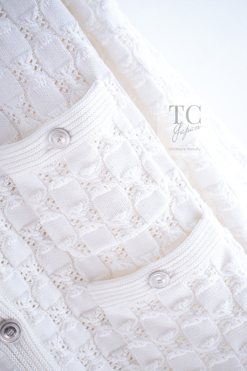 CHANEL 14S White Ivory Silver CC Logo Buttons Knit Cardigan 36 シャネル ホワイト アイボリー シルバー CC ロゴ ココ ボタン ニット カーディガン 即発