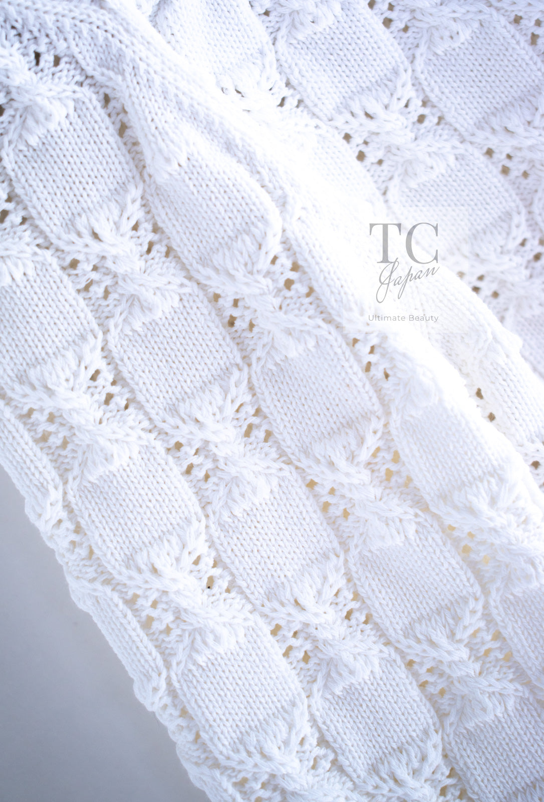 CHANEL 14S White Ivory Silver CC Logo Buttons Knit Cardigan 36 シャネル ホワイト アイボリー シルバー CC ロゴ ココ ボタン ニット カーディガン 即発