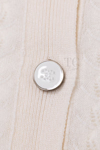 CHANEL 24PA Off White CC Logo Button Cashmere Knit Cardigan 36 38 シャネル オフホワイト ココボタン カシミヤ ニット カーディガン 即発