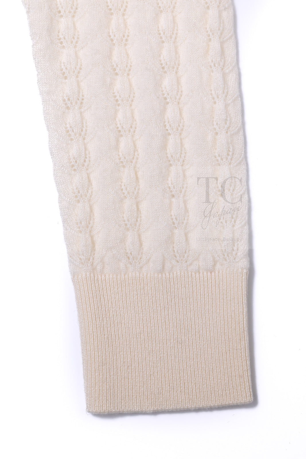 CHANEL 24PA Off White CC Logo Button Cashmere Knit Cardigan 36 38 シャネル オフホワイト ココボタン カシミヤ ニット カーディガン 即発