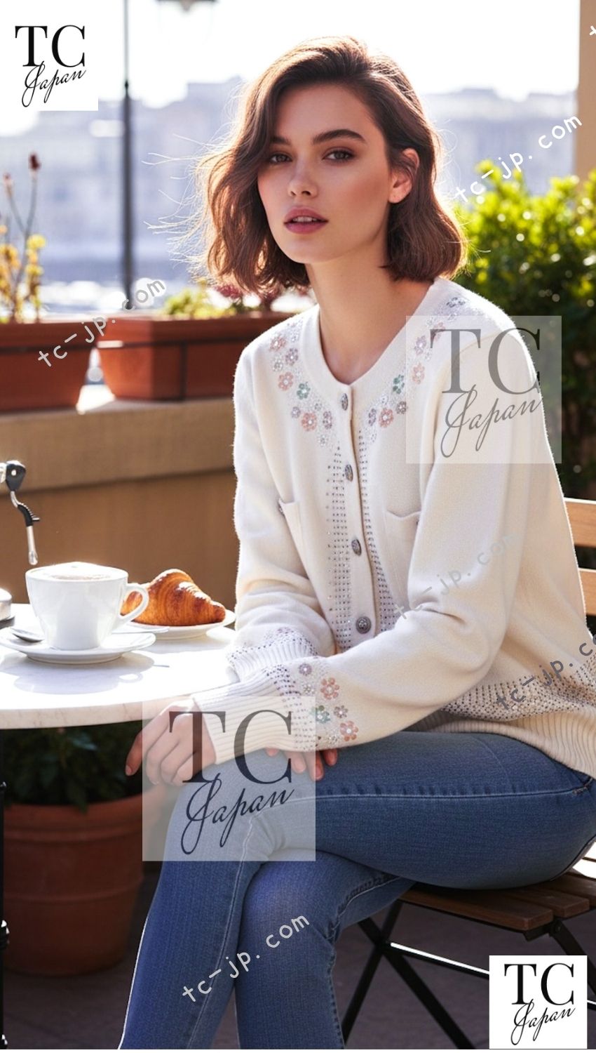 CHANEL 12C Ivory Cashmere 100% Swarovski Knit Cardigan 50 シャネル アイボリー カシミア スワロフスキー ニット カーディガン 即発