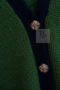 CHANEL 15PF Green Blue Flower Patch Wool Knit Cardigan 36 38 シャネル グリーン お花 ワッペン ウール ニット カーディガン 即発