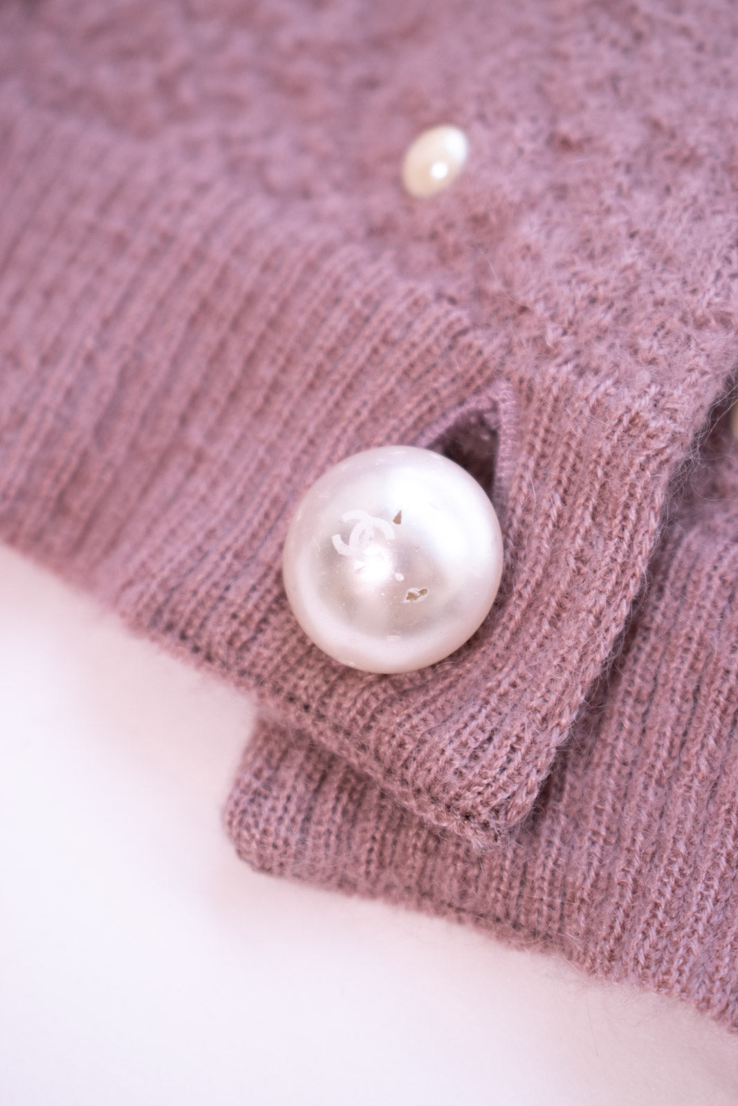 CHANEL 14B Pink CC Pearl Button Mohair Cashemre Knit Cardigan 34 36 38 シャネル ピンク CC ココボタン モヘア カシミヤ ニット カーディガン 即発 - TC JAPAN
