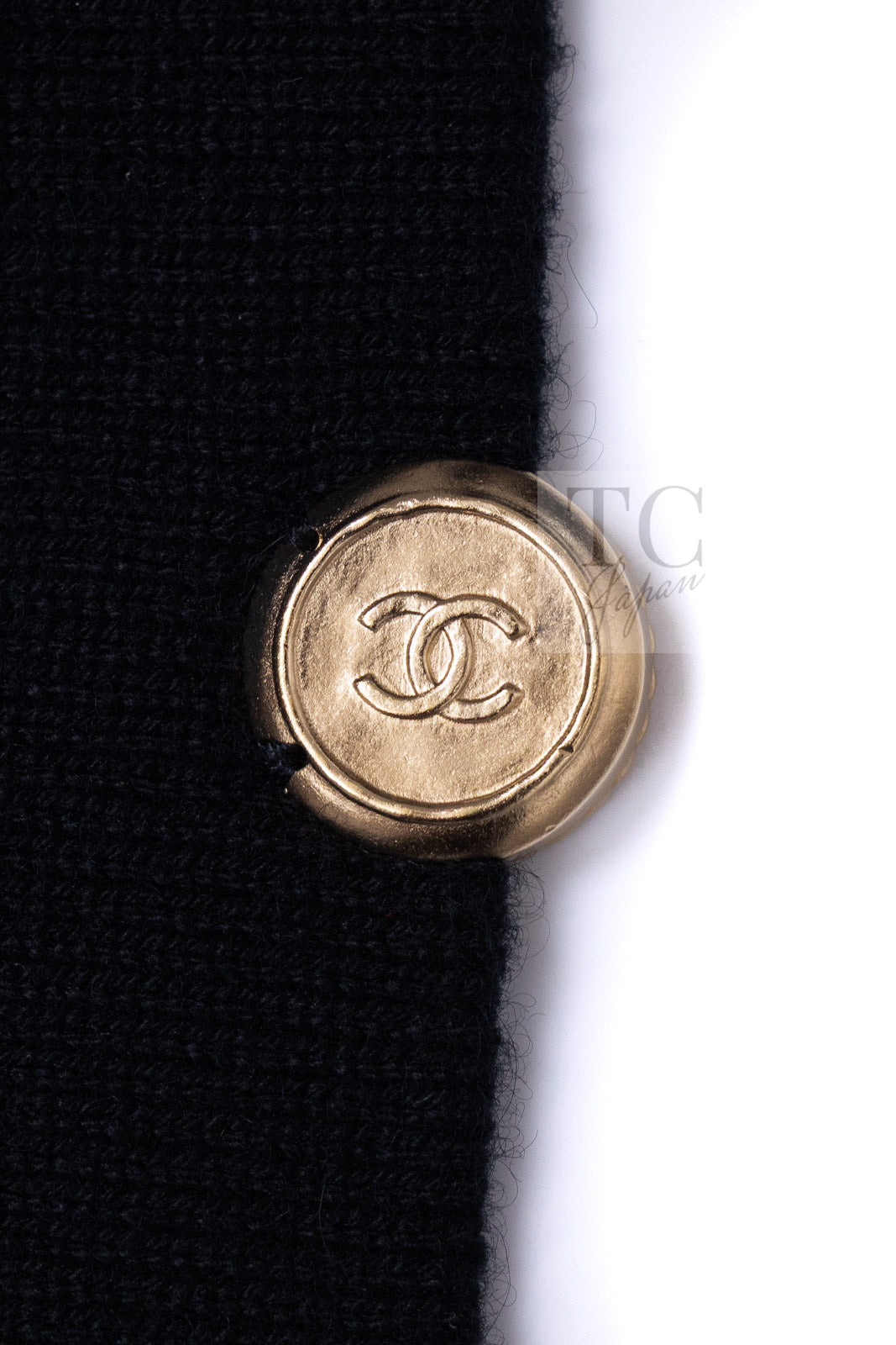 CHANEL black gold cashmere knit CC logo button women's cardigan / シャネル レディース ブラック ゴールド カシミヤ ニット CCロゴ ボタン カーディガン