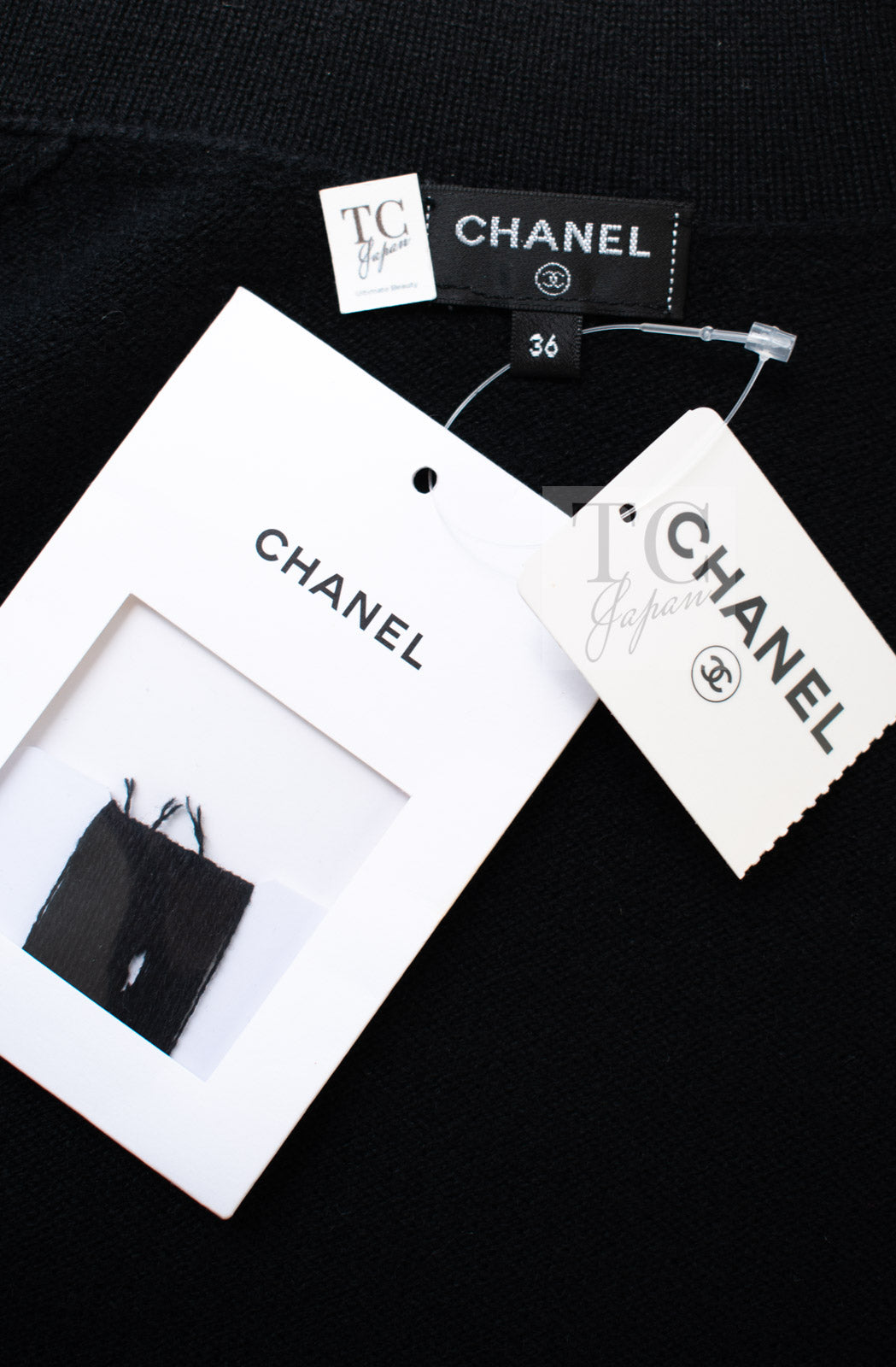 CHANEL black gold cashmere knit CC logo button women's cardigan / シャネル レディース ブラック ゴールド カシミヤ ニット CCロゴ ボタン カーディガン