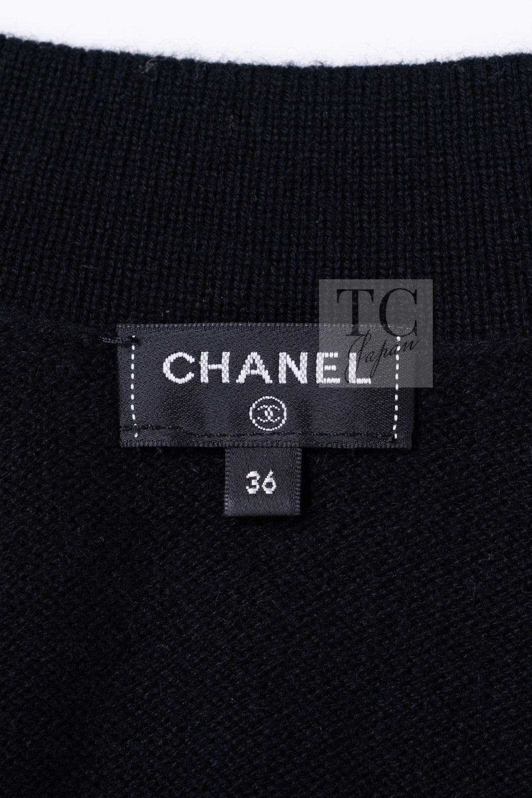 CHANEL black gold cashmere knit CC logo button women's cardigan / シャネル レディース ブラック ゴールド カシミヤ ニット CCロゴ ボタン カーディガン