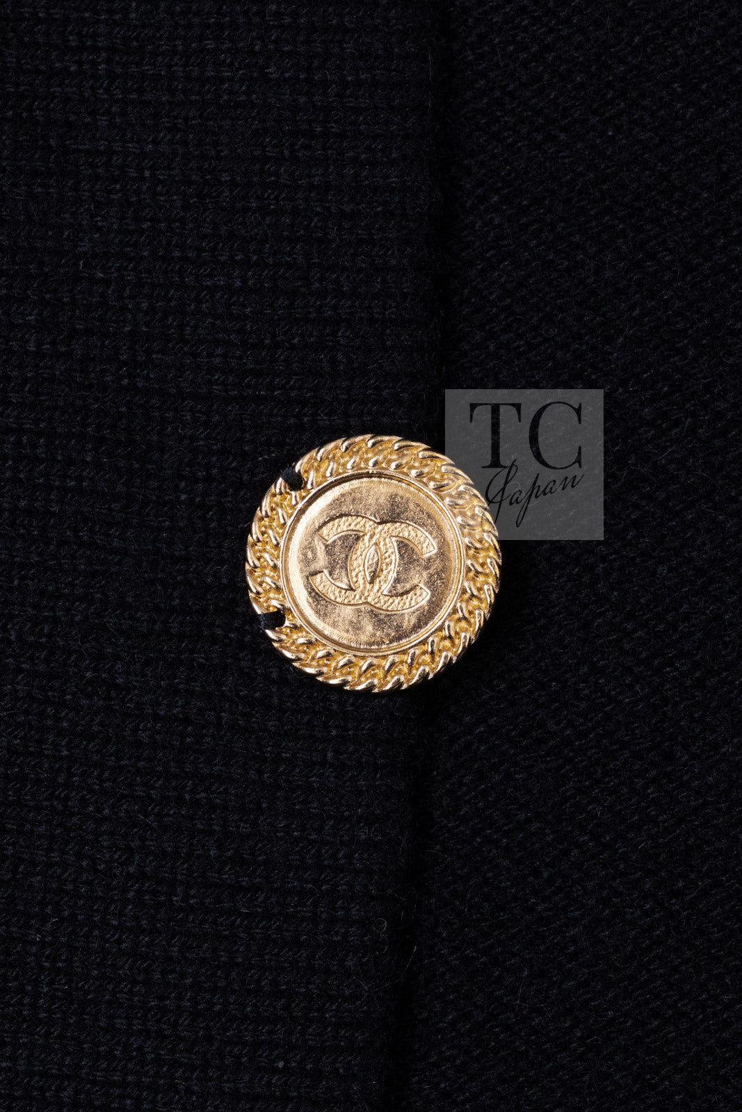 CHANEL black gold cashmere knit CC logo button women's cardigan / シャネル レディース ブラック ゴールド カシミヤ ニット CCロゴ ボタン カーディガン