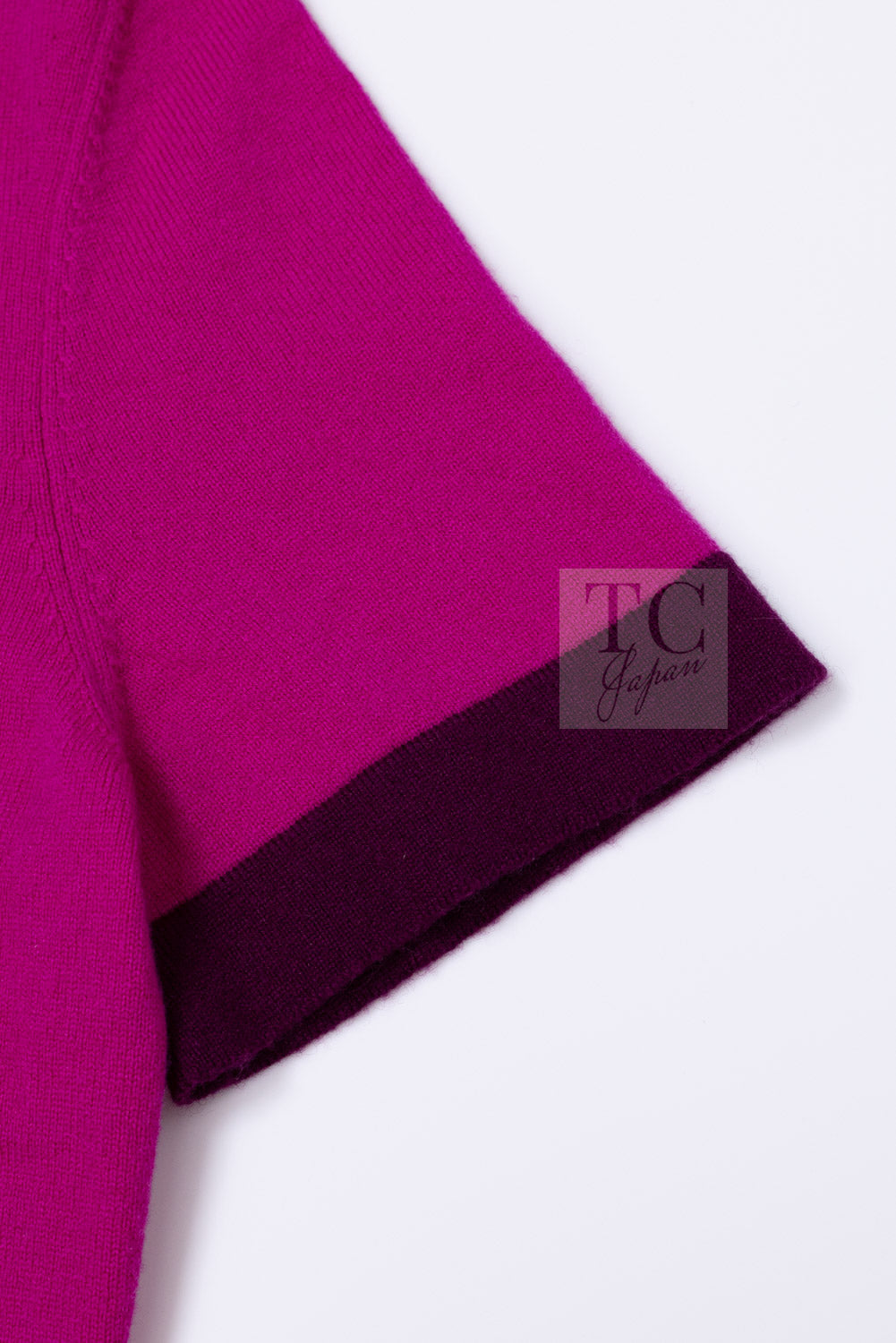 CHANEL 20PF Plum Burgundy Bicolor CC Logo Button Cashmere Knit Cardigan 38 6