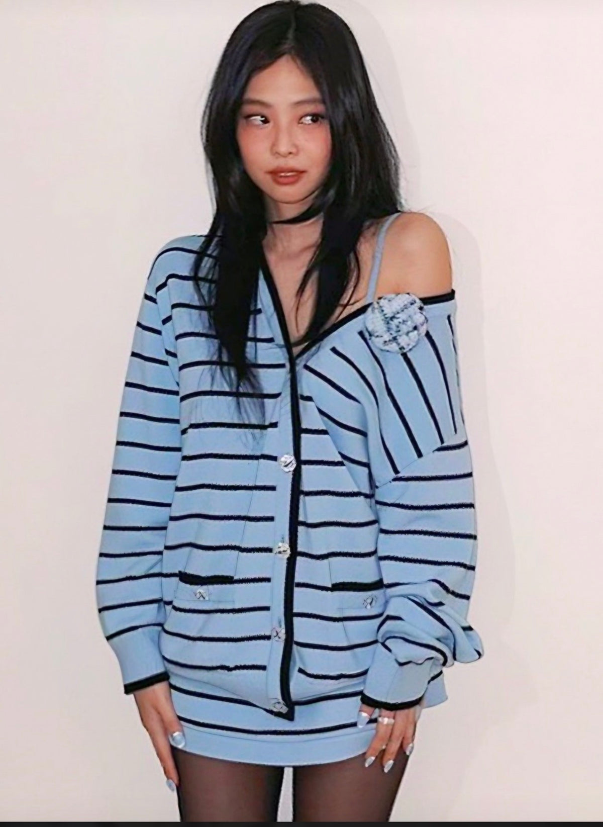 シャネル カーディガン CHANEL 25S 水色 ライトブルー ブラック ストライプ バイカラー カシミヤ ニット ジェニー着用 38