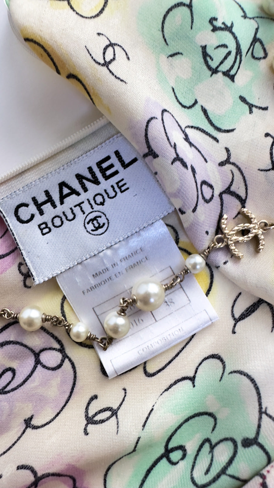 CHANEL 98S Vintage CC Logo Floral Pattern Ivory Silk 100% Dress 36 38 シャネル ヴィンテージ CCロゴ 花柄 アイボリー シルク100% ワンピース 即発