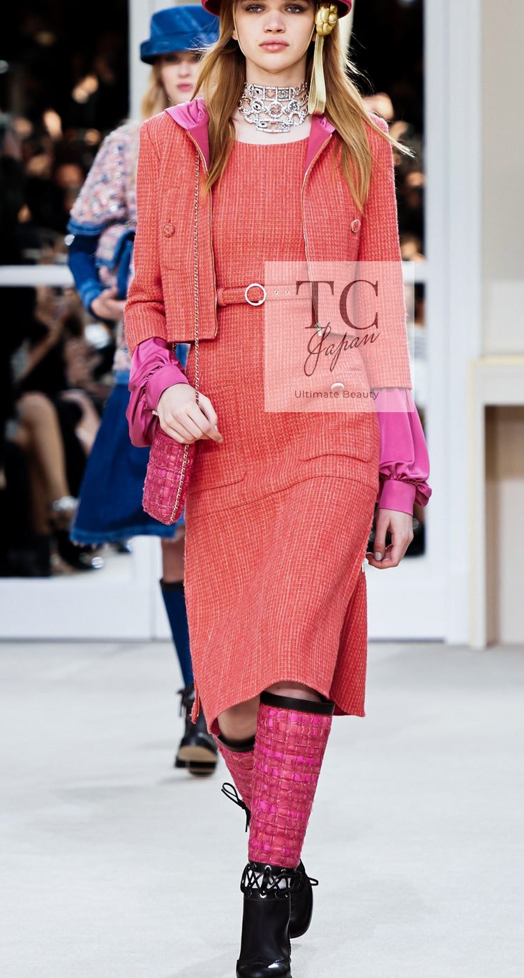 CHANEL 16A Coral Orange Red CC Logo Belt Tweed Sleeveless Dress 36 38 シャネル コーラル オレンジ レッド CCロゴ ベルト ノースリーブ ツイード ワンピース 即発