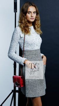 CHANEL 16PS White Gray Sleeveless CC Buttons Stretch Knit Dress 36 シャネル ホワイト グレー ストレッチ ノースリーブ CC ボタン ニット ワンピース 即発