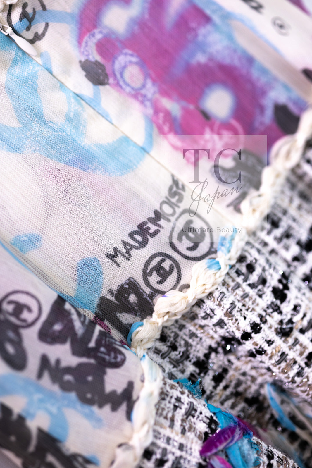 CHANEL 07C White Graffiti CC Logo Tweed Dress 36 シャネル ホワイト グラフィティ ロゴ ツイード ワンピース 即発