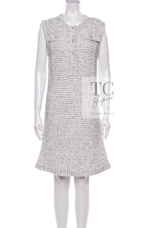 CHANEL 16PS White Gray Sleeveless CC Buttons Stretch Knit Dress 36 シャネル ホワイト グレー ストレッチ ノースリーブ CC ボタン ニット ワンピース 即発